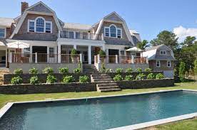 From cliffside panoramas to beach view hotels with rooms overlooking the sand. Hampton Mansions You Can Only Dream Of Renting For The Summer Metro Us