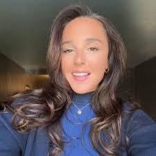 Jasmine Moss's Instagram, Twitter & Facebook