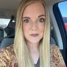 Kim Hinrichsen's Instagram, Twitter & Facebook