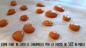 Se abbiniamo curcuma e zenzero possiamo ottenere delle caramelle gommose che fungono da potente antiinfiammatorio, grazie alle proprietà di questi due ingredienti. Caramelle Per La Tosse 50 Miele Fatte In Casa La Ricetta Facile Casa Organizzata