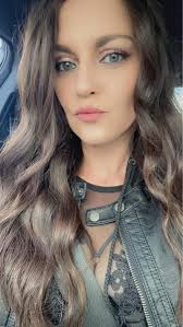 Raxie RM is a divorcee she's dating to me