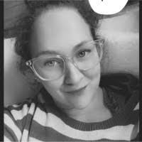 Ella Saunders's Instagram, Twitter & Facebook