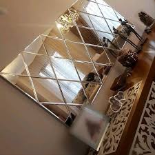 Kaca cermin besar ini menciptakan proporsi sempurna yang mengarahkan pandangan orang pada kemegahan rumah kamu. Jual Kaca Cermin Bevel Cermin Dinding Bevel Kaca Cermin Hiasan Dinding Kota Surabaya Sodikk Shopp Tokopedia