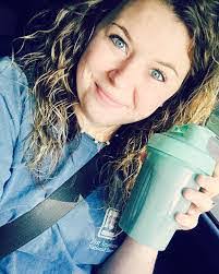 Amber Gartside's Instagram, Twitter & Facebook