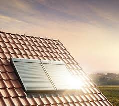 volet fenetre de toit roulant a energie solaire velux ssl uk08 leroy merlin fenetre de toit volet fenetre velux