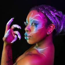 Elizabeth Rist (@elizabethristmua) • Threads, Say more