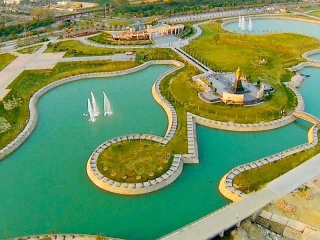 Janeshwar Mishra Park's vast water bodies, AI generated