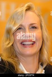 US-American movie star Daryl Hannah is all smile as she attends a press  conference in a hotel in Budapest, Hungary, Friday, Feb. 9, 2007. Hannah  will be the honorary guest of the Budapest Opera Ball