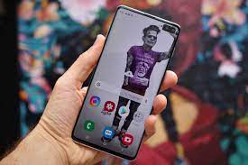 Recopilamos los fondos de pantalla más hilarantes creados para los nuevos dispositivos de samsung, que van de lo gracioso a lo irreverente. Disena Un Fondo De Pantalla Para El S10 Y Gana El Celular Mas Potente De La Serie Galaxy Samsung Newsroom Chile