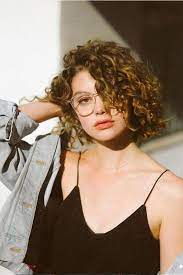 Simple And Trendy Haircuts Great For Curly Hair Short Hair Styles Short Curly Hair Curly Hair Styles Naturally
