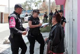 Una pareja de policías de ecatepec, fueron sorprendidos teniendo relaciones sexuales dentro de una patrulla en pleno horario de servicio con todo y uniforme. Policias De Ecatepec Laboran Conjuntamente 8 Columnas