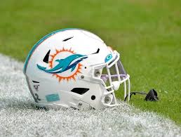 Miami Dolphins Helmet In 2020 Miami Dolphins Football Helmets Helmet