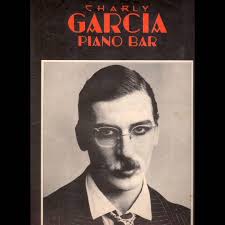 Anoche Claudio Gabis volvió a demostrar su vigencia en Mr. Jones Palermo,  como parte de una gira que lo tuvo recorriendo medio país entre los meses  de agosto y septiembre, y que