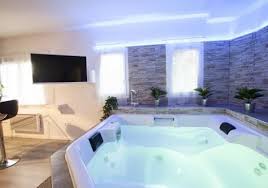 Suite Avec Jacuzzi Privatise Proche Montpellier Hotel Avec Jacuzzi Privatif Jacuzzi Interieur Meuble Chambre A Coucher