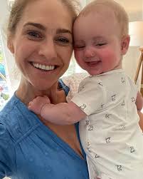 When mom and dad are away, P and Aunt Hannah will play🐱🐭🥰 and I'll spend  four nights staring at that damn monitor too 🤦🏼‍♀️