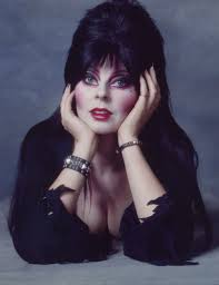 Elvira calls out Ariana Grande for snubbing her during meet-and-greet