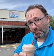 Jason Brackin's Instagram, Twitter & Facebook