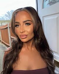 Eileen Fenwick's Instagram, Twitter & Facebook