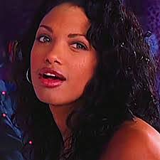 Donna Off's Instagram, Twitter & Facebook