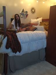 College Dorm Room Ideas Love The Simple Color Scheme Of This Room Back To The Basics Dorm Room Color Schemes Dorm Room Colors Dorm Room Designs