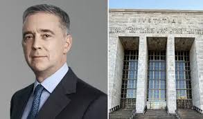 Похищение, выкуп и банковские чеки: как бывшая партнёрша банкира UniCredit  вывезла детей в Россию и потребовала полмиллиона евро В Милане разгорелся  скандал, достойный сценария для остросюжетного фильма: бывшая партнёрша  банкира Риккардо Орчела,