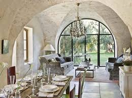 Une cuisine entre moderne et ancien un assortiment dobjets decoratifs et usuels en bois peuple cette cuisine moderne toute blanche equipee dun electromenager metallise. Decoration Maison Ancien Et Moderne Gamboahinestrosa