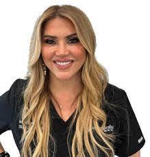 Sara Dileo's Instagram, Twitter & Facebook