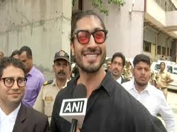 Vidyut jamwal is a well trained actor in indian film industry who has made her place in hindi film industry due to his versatile acting and stunts. Vidyut Jamwal Acquitted In A 12 Year Old Assault Case
