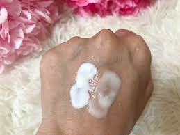 Mpc moisturizing ingredient & carrot root. Sunplay Skin Aqua Uv Whitening Moisture Gel Vs Uv Mild Gel Iman Abdul Rahim