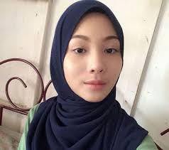 The song's chorus features vocal. Biodata Dan Gambar Elvina Mohamad Pelakon Shh I Love You Lokmanamirul Com