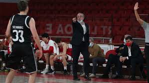 Carlos lisboa critica jogadores do benfica: Sl Benfica V Guimaraes Basketball