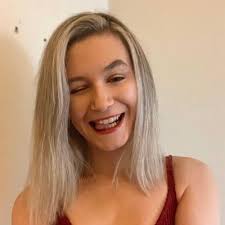 Lizzie Lee (@lizzielee2000)