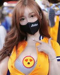 4秒拍手片震撼網！超兇象迷脫球衣曬美體轉身洩蜜桃春光| 娛樂星聞| 三立新聞網SETN.COM