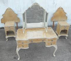 There's arguably no more important piece of bedroom furniture than your bed, so it's pivotal to select the one that's best for. Antique Queen Anne Style Bleached Walnut Bedroom Set Sold