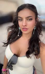 Can someone please photoshop my forehead smaller?