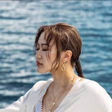 When did RĒD°芮德 (Red Hung)'s first album release?