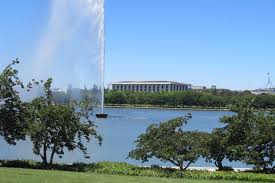 Canberra is the federal capital of the commonwealth of australia located at the northern end of the australian capital territory (act). Canberra Reisefuhrer Hauptstadt Von Australien Infos Und Angebote