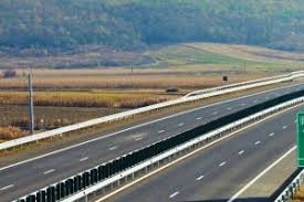 Autostrada a1 incepe in bucuresti si asigura iesirea spre granita cu ungaria la nadlac, trecand prin pitesti, sibiu, deva, timisoara si arad. Guvernul Orban Promite Autostrada Sibiu Pitesti È™i Centura Ramnicu Valcea Ramnicu Valcea Week