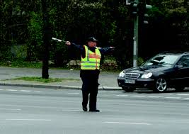 If drivers approaching from opposite directions reach an intersection at about the same time, a driver turning left must yield to. Communication And Communication Problems Between Autonomous Vehicles And Human Drivers Springerlink