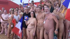 Nudist: Paris-swim-competition-2019 - ThisVid.com