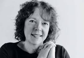 Karen Dillon's Instagram, Twitter & Facebook