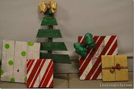 An original display of christmas diy outdoor decor is your chance to let everyone know how much you love christmas. 60 Ways To Turn A Plain Pallet Into Something Beautiful This Christmas