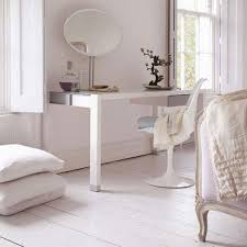 Utilisez un fer à lisser avec des plaques de 1 à 1,5 cm de largeur. Comment Creer Une Coiffeuse Pour Une Chambre 11 Etapes