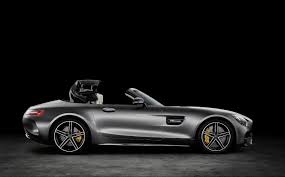 With a top speed of of 310 km/h and acceleration from 0 to 100 km/h in 3.8 seconds, it combines impressive performance with leisurely cruising. The Clarkson Review 2017 Mercedes Amg Gt C Roadster