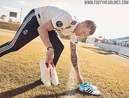 Llll die aktuellen schuhe der fußballprofis eigenschaften der schuhe spielerprofile der stars toni kroos fußballschuhe 2021. Fur Immer Adipure Toni Kroos Enthullt Details Uber Seine Fussballschuhe Nur Fussball