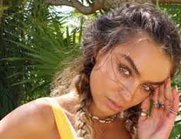 Do you like this video? Shally Zomorodi Fox 5 San Diego Wiki Biography Age Husband Salary Biography Tribune