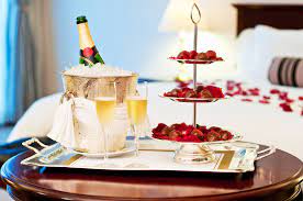 6 Tips For Using Food In The Bedroom Rolling Out