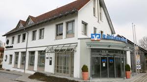 Nutzen sie unsere beratungsqualität in den filialen vor ort oder. Kommentar Fusion Der Raiffeisenbanken Richtiger Schritt Der Wehmutig Macht Aichacher Nachrichten