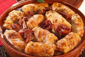 Sarmale ardelenesti in varza acra la butoi, pusa de noi, umplute cu carne tocata de porc si orez si inconjurate de bucatele fragede de piept de porc (sau costita) crud sau afumat. Kohlruladen Sarmale Rumanische Wochen Picture Of Restaurant Haus Fuchs Muelheim An Der Ruhr Tripadvisor