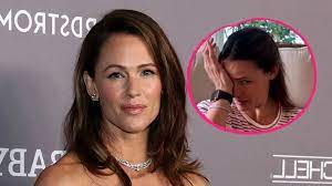 Jennifer garner has delighted fans with an uplifting social media post following the memorial day weekend.more: Wegen Ihrer Kinder Jennifer Garner Weint Im Livestream Promiflash De